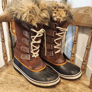 SOREL Women's Joan of Arctic boots sz8
